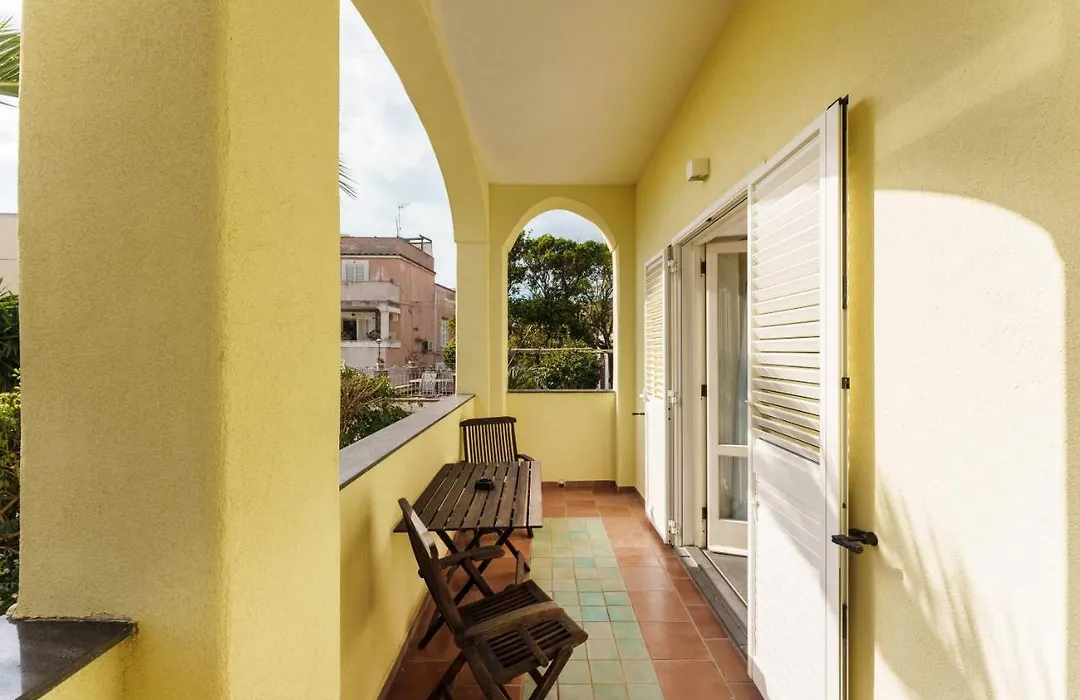 Le Grand Bleu - Gioia Apartments-1